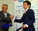 Arema Genggam Erat Consadole Saporro