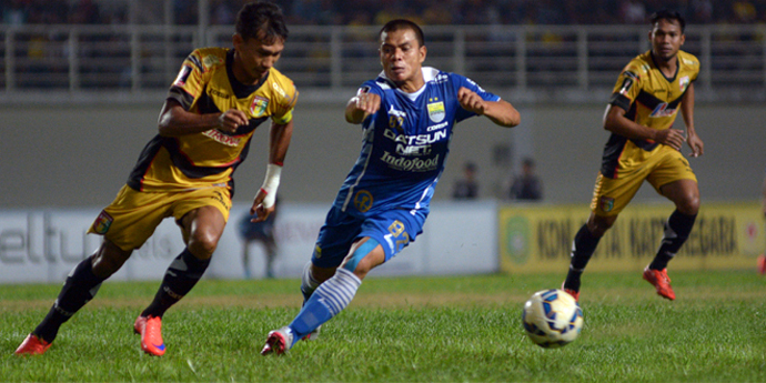 Naga Mekes Bungkam Maung Bandung
